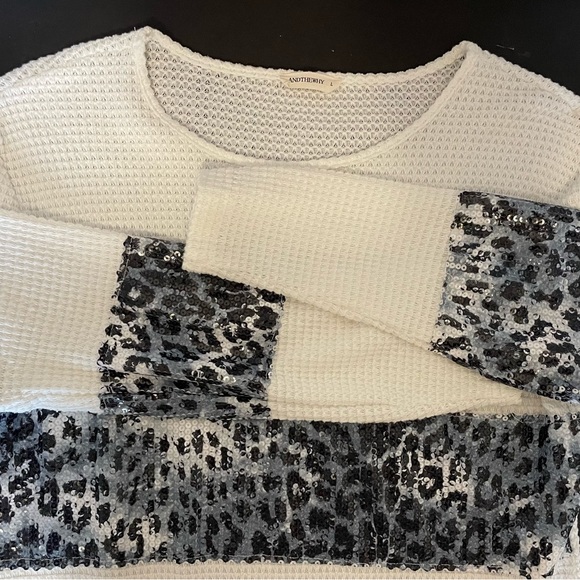 AndTheWhy Women's Long Sleeve Waffle Knit Animal Print Bands Sequins Large White - Picture 8 of 12